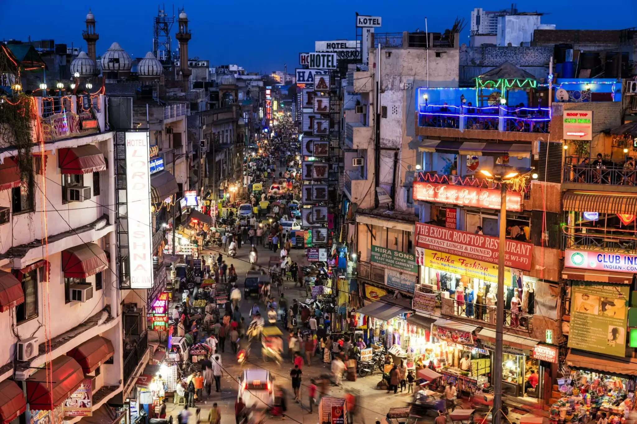 Holi Shopping: होली की खरीदारी के लिए ये है दिल्ली के सस्ते मार्केट!!