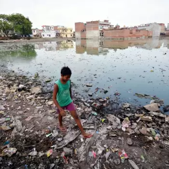 लखनऊ: वायरल फीवर के बीच फैजुल्लागंज समेत कई इलाकों में जलभराव से हाहाकार
