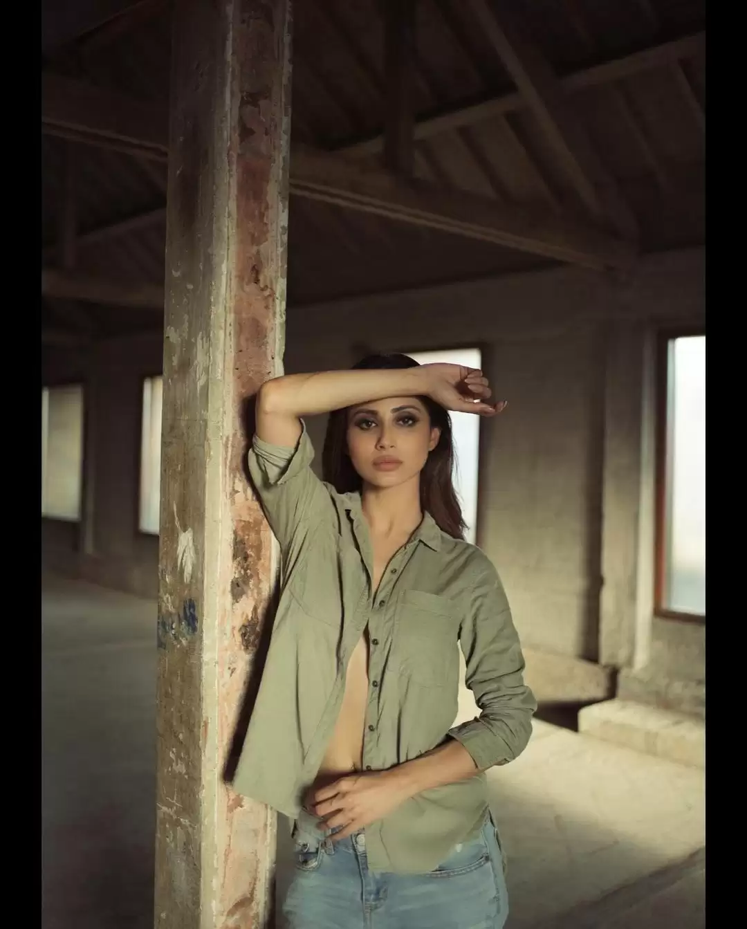 Mouni Roy का ये बोल्ड फोटोशूट मचा रहा है तलहका