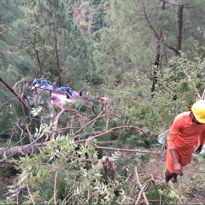 So far 32 people have been confirmed dead in Pauri road accident