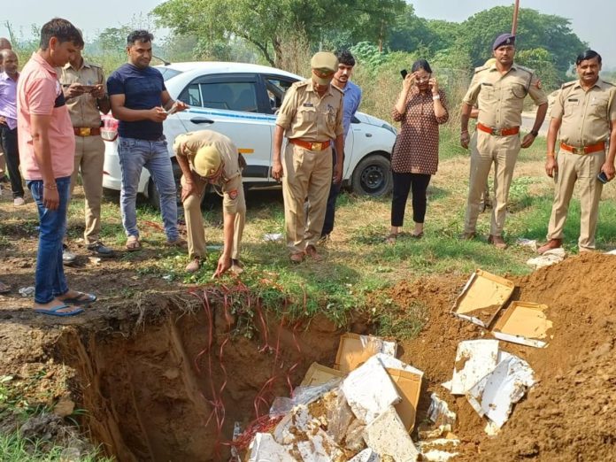 स्विफ्ट कार में पावडर से बनी 300 किलो मिठाई बरामद, गड्ढा खोदकर नष्ट करायी