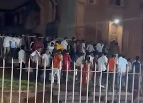 Worship by forcibly entering the mosque, 4 arrested, 9 identified