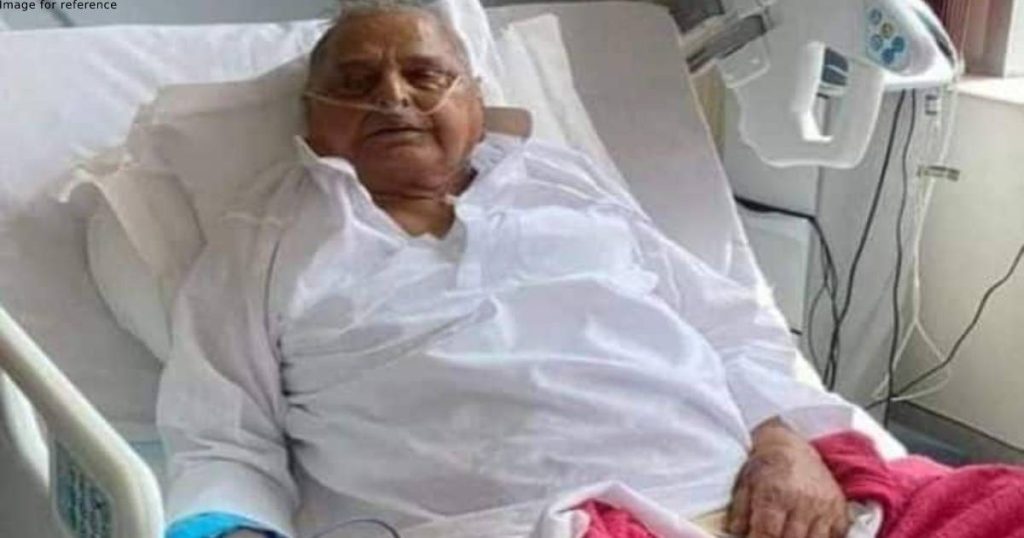 Mulayam's condition critical, Akhilesh worried