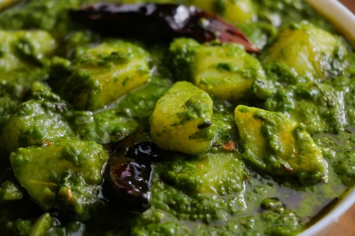 Aloo Palak Curry Recipe