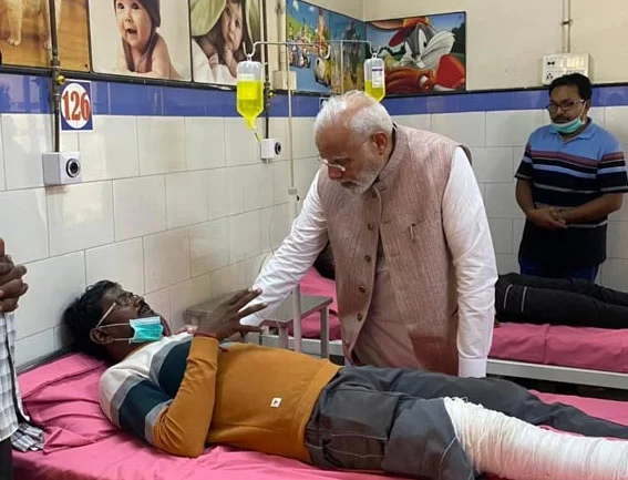 Morbi accident: Prime Minister visited Morbi and met the families of the victims