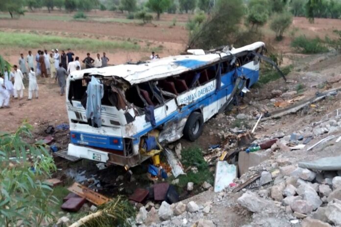 accident in pakistan