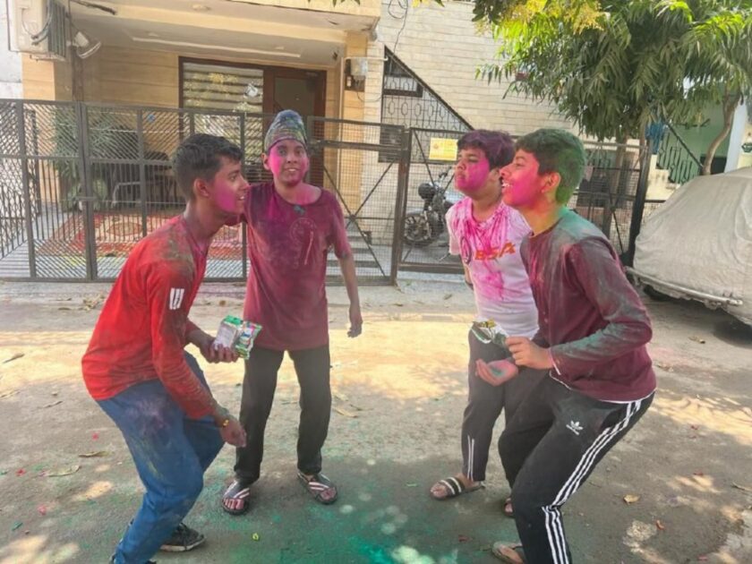 holi