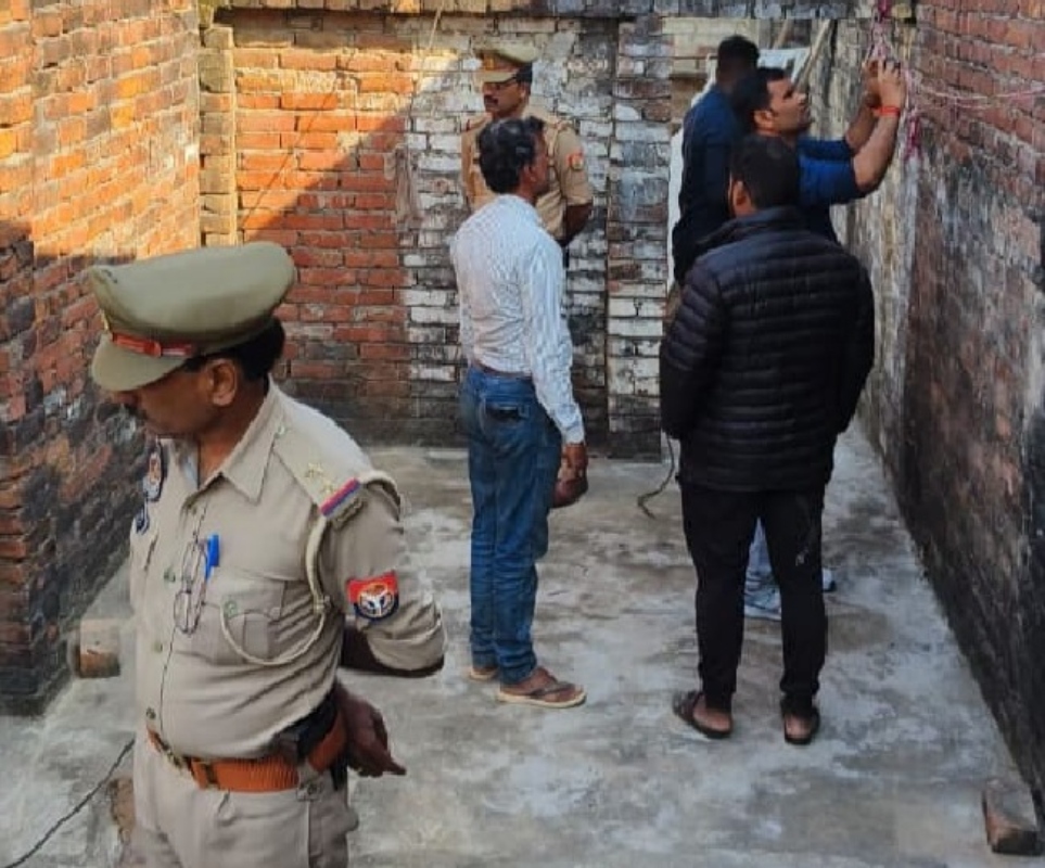 Minor girl burnt alive in Amethi